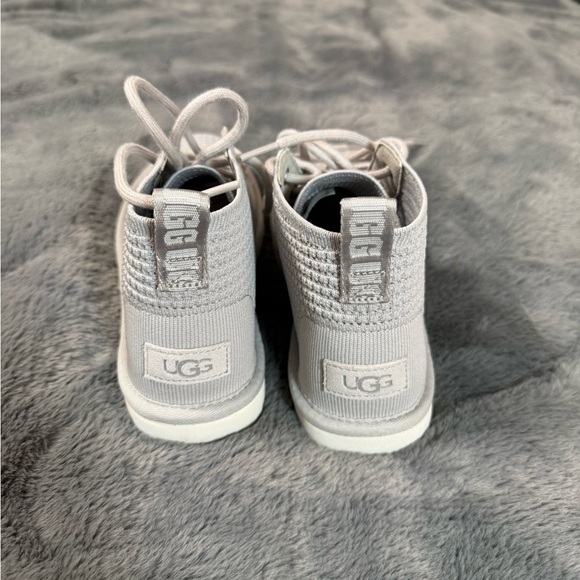 UGG Women Light Gray Knit Boots - Picture 7 of 8